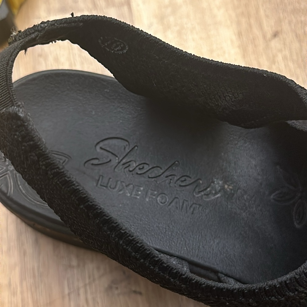 SKECHERS pier lite wedge sandals - Picture 7 of 7